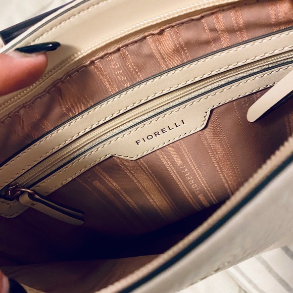 Fiorelli Anna Crossbody Bag (off white) NWT - Picture 6 of 7